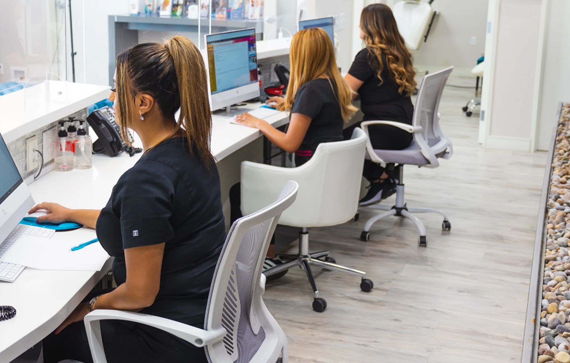 group photo of the dentist team